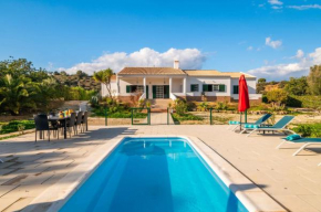 Villa Amina by Portucasa